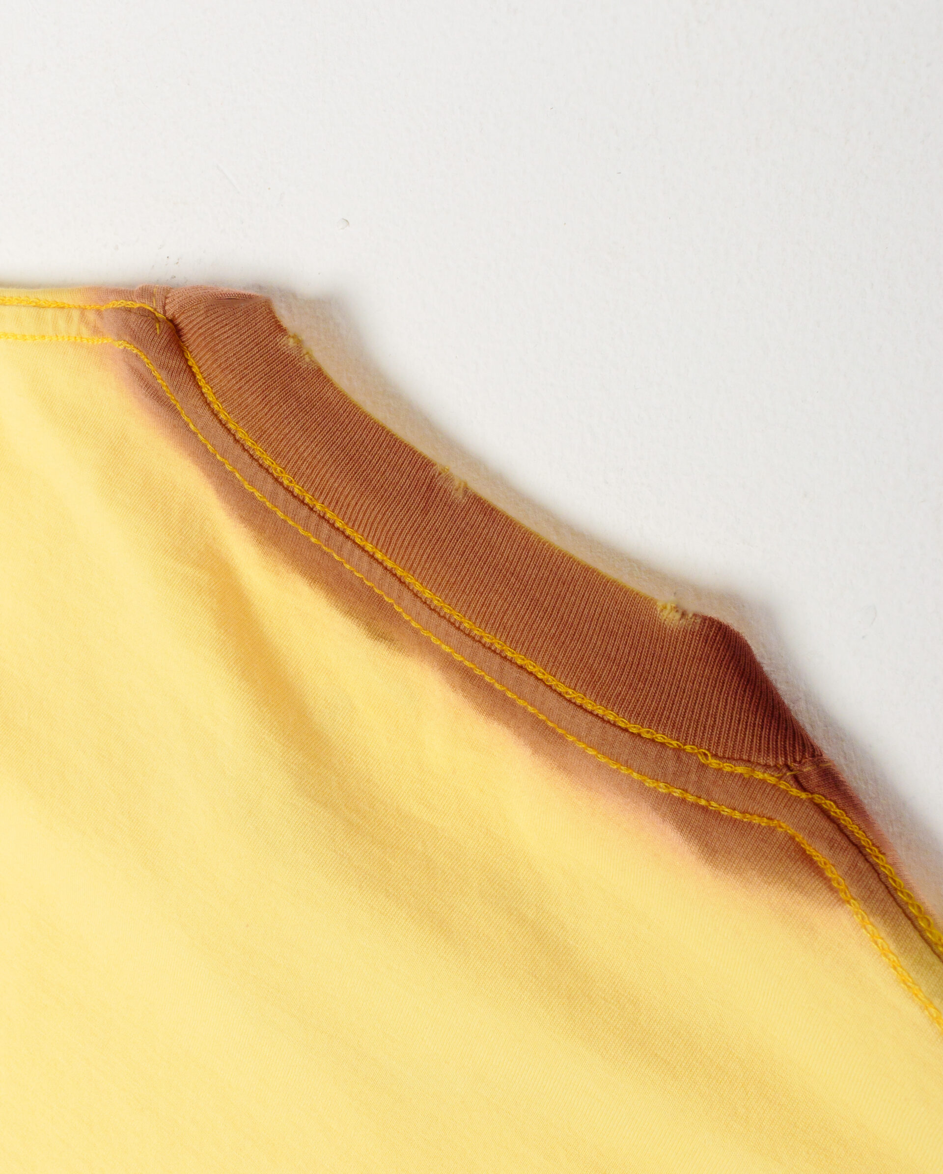 Yellow Degrated Tee - Imagen 3