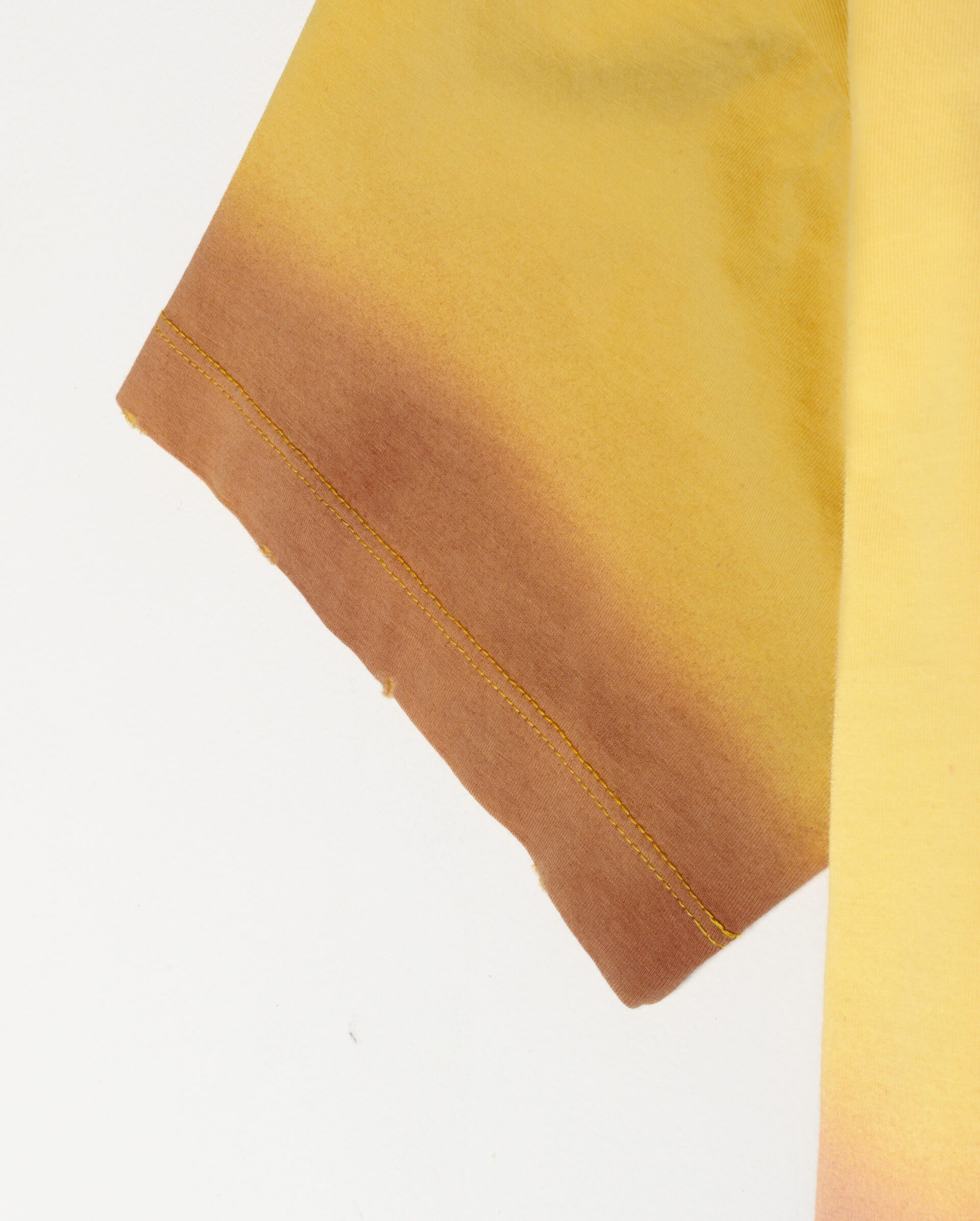 Yellow Degrated Tee - Imagen 4
